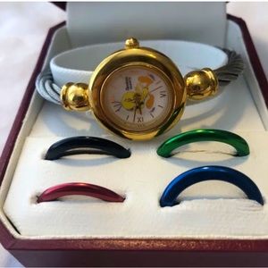Looney Tunes Armitron Watch Color Changing bezel. No flaws, all pieces present